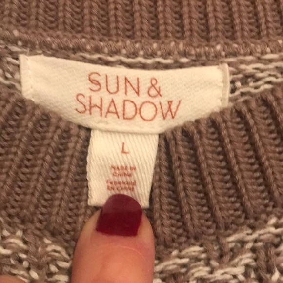 Sun Shadow Tunic length sweater - Picture 3 of 4